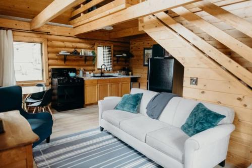 Wasilla Ski Chalet | Fun Alaska Log Cabin on Wooded Property!