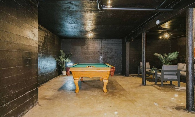 Alhambra House | Fun City Escape15mins2DowntownLA