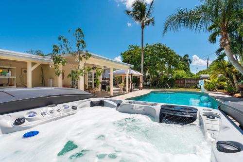 Lake Clarke Shores Villa | Fun Family Paradise! Lots of Activities! Sleeps 8!