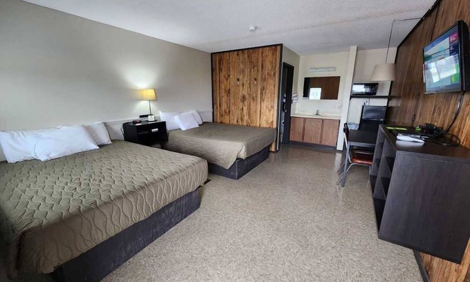 Warsaw House | Fun Family Stay in Room w/Refreshing Pool, Lake Access & Playground