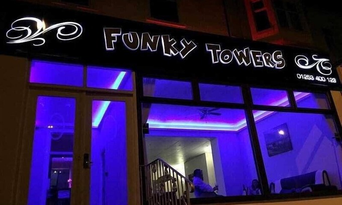 South Shore Hotel | Funky Towers Hotel