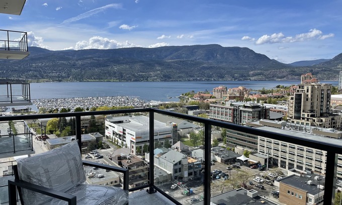 Downtown Kelowna Condo | Furnished 2bed/2bath in downtown Kelowna
