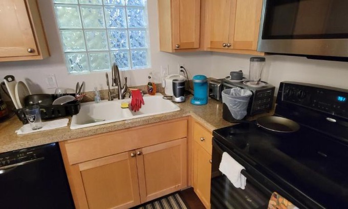 Northside House | Furnished 2BR Condo in San Jose + Parking Northside, San Jose
