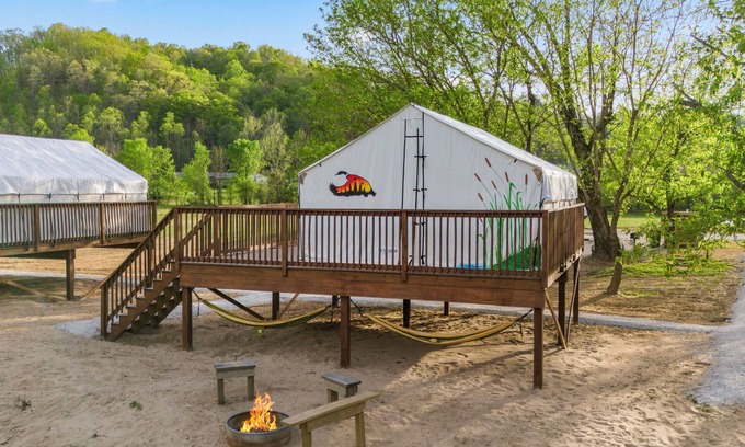 Stanton RV Rental | Furnished Glamping Tent/2 Queen Beds/Red River Access - Majestic Mallard - #3