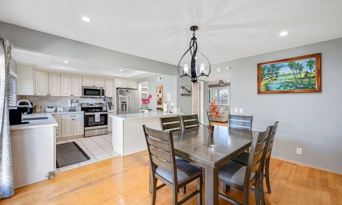 Cypress House | Furnished Midterm Rental | Townhome | City Center