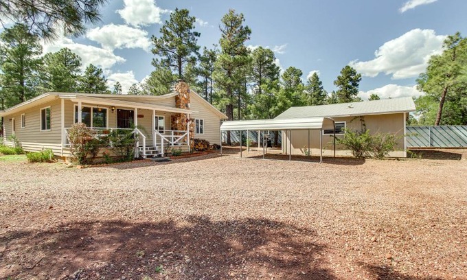 Pinetop-Lakeside House | Furnished Porch and Gas Grill Lakeside Cottage Stay
