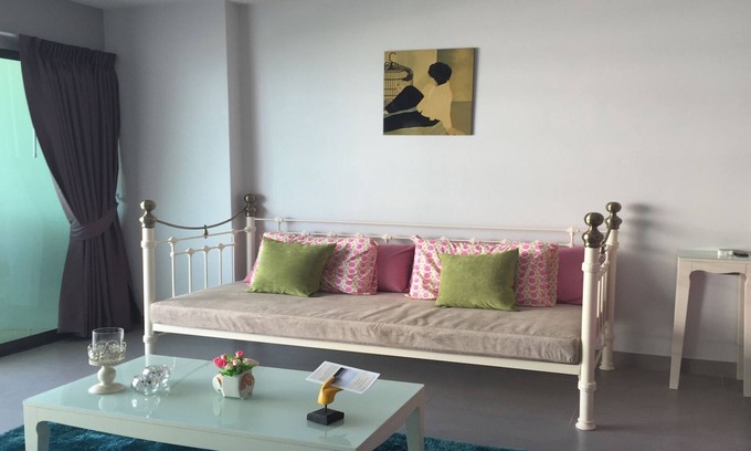 Jomtien Apartment | Furnished studio vacation beachfront in pattay