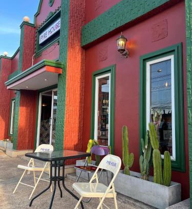 Surat Thani Hotel | Fyre House