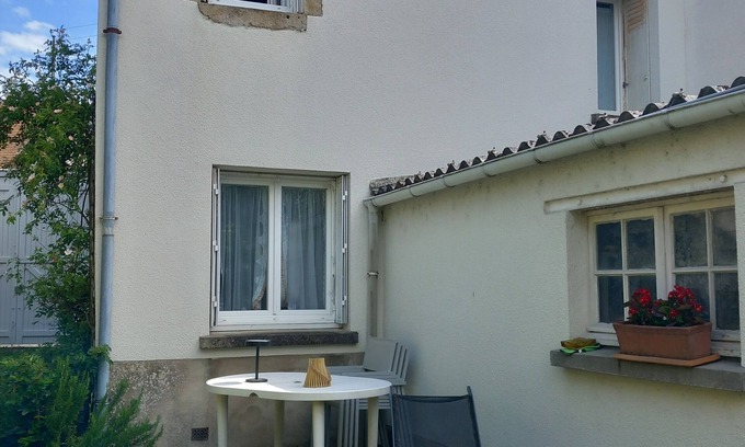 Chateauneuf-sur-Loire House | Gîte 6 people - 3 bedrooms - House near Loire