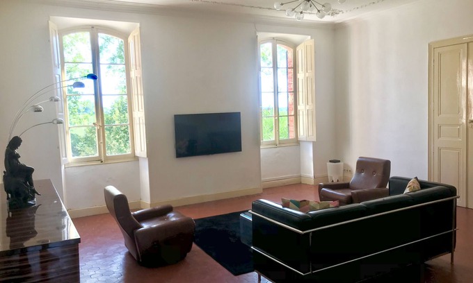 Seguret Cottage | Gîte au Château Jonquier 2