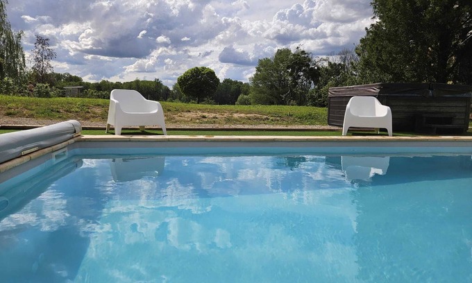 Mouthier-en-Bresse House | Gîte Avec Piscine et Jacuzzi