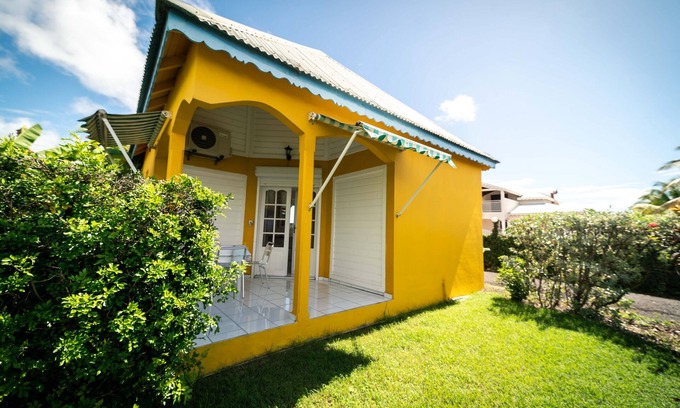 Sainte-Anne Cottage | Gîte Banane, 1 bedroom at Domaine de Marly, rated 3*.