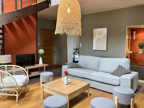 Montbeugny House | Gîte Cerf Ailé à Montbeugny, 14 pers, Animaux admis, Wifi - FR-1-489-593