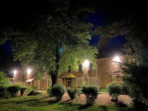 Souvigny House | Gîte charmant à Souvigny, 2 ch, jardin, animaux acceptés - FR-1-489-583