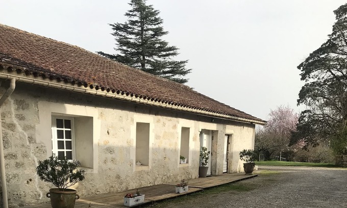 Foulayronnes House | Gîte de Campagne Chic et zen