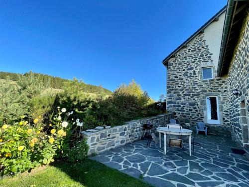Freycenet-la-Cuche House | Gîte de charme avec terrasse, proche sports d'hiver, animaux admis - FR-1-582-26