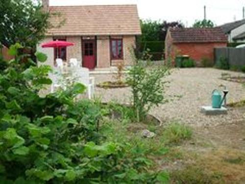 Neung-sur-Beuvron House | Gîte de charme pour 2, en Sologne, jardin et terrasse - FR-1-491-409