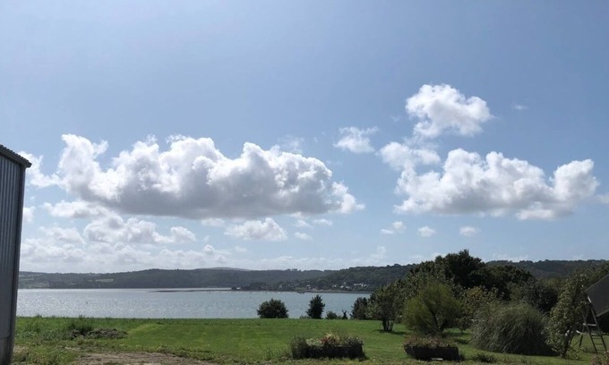 Hopital-Camfrout House | Gîte de Goasquelliou - Vue mer et parking privé