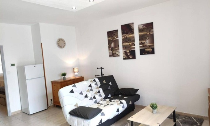 Lectoure Apartment | Gîte de la Tride B Avec Terrasse Proche du Centre