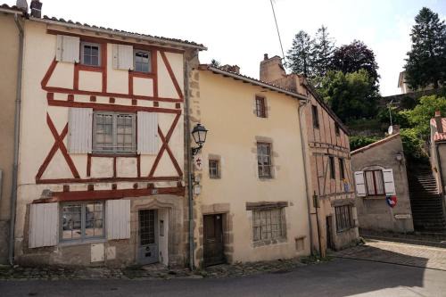 Parthenay House | Gîte Férolle