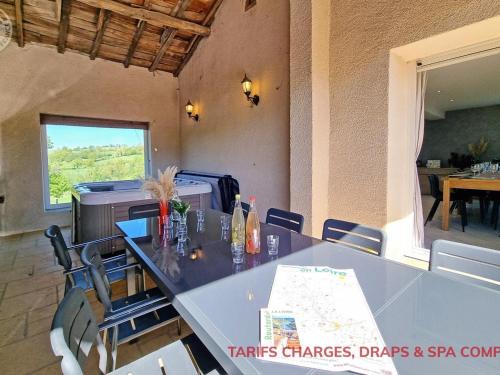 Chevrieres House | Gîte familial de charme pour 12 pers. avec SPA et jardin privatif à Chevrières - FR-1-496-354