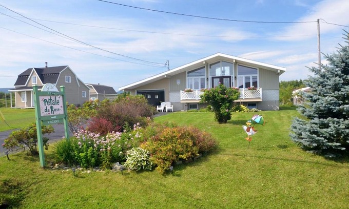 Cap-des-Rosiers Bed & Breakfast | Gîte Pétales de Rose