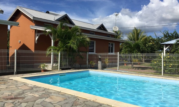 Lamentin Cottage | Gîte Papaye · RESIDENCE LES KALBASSIERS