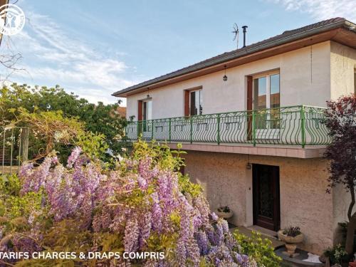Roanne House | Gîte spacieux à Roanne avec balcon et terrasse - FR-1-496-337