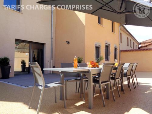 Montchal House | Gîte spacieux avec jardin et terrasse à Montchal - FR-1-496-234