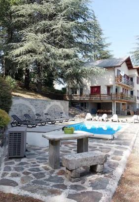 Genolhac House | Gîte " villa Les Cèdres" En cévennes avec vue panoramique et piscine chauffée