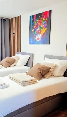 Straubing Apartment | GADD Ferienwohnung # 002 Glück an der Donau # Best Elegant Suite 24#7 Check in