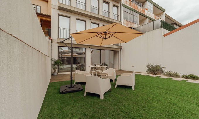Vila Nova de Gaia Apartment | GAIA PREMIUM A WITH TERRACE by VACATIONY