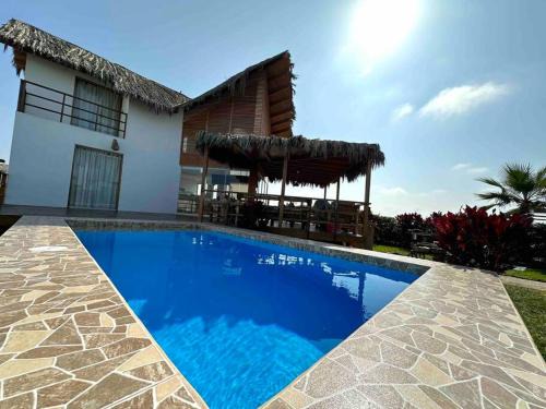 Chincha Baja House | Galia Chincha® Casa de Playa con Piscina 1era fila