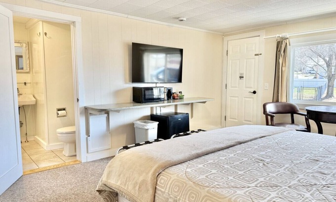 Hulls Cove Hotel | Gallagher's Travels Room Two (King Bed)