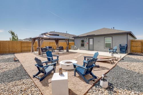 Medina Valley House | Game Room and Private Yard Modern San Antonio Home