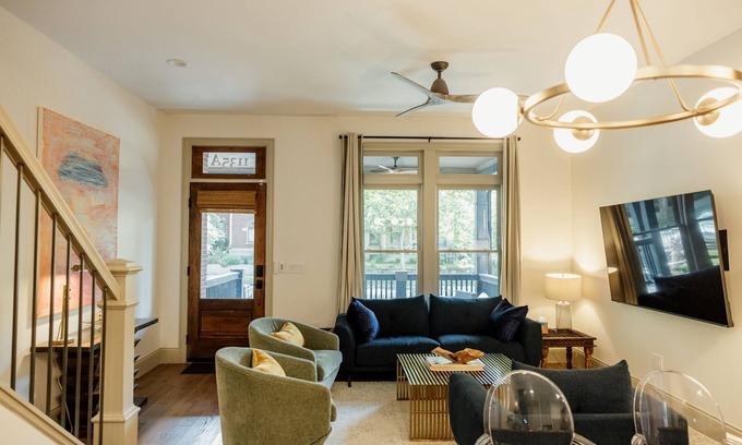 Downtown Columbus House | Game Room + Parking | Neil Ave Near OSU Expo