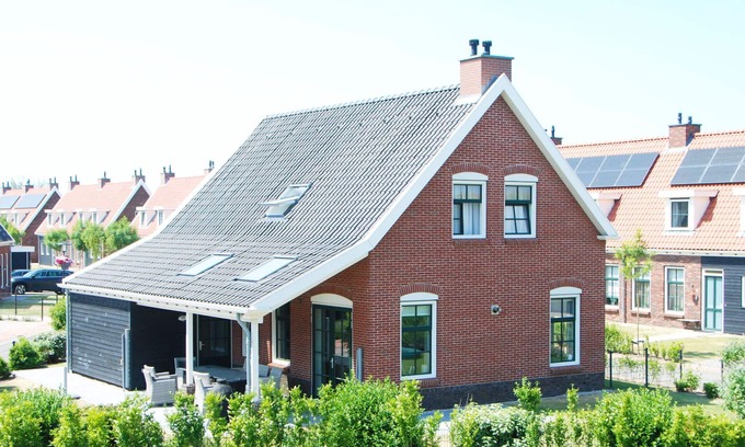Colijnsplaat House | Ganuenta by Interhome