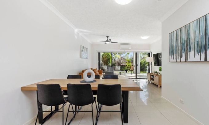 Highgate Hill Apartment | Garden Apt 2Bed/2Bath, parking