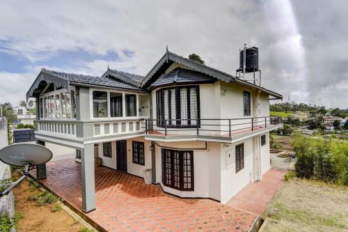 Kotagiri Villa | Garden Haven 3 BHK Villa with Balcony and Verandah Escape