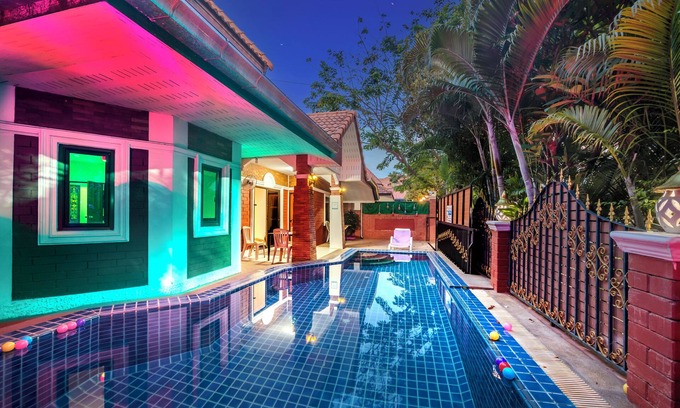 South Pattaya Villa | Garden Villa 4 Bedrooms near Walking Street & Beach ★