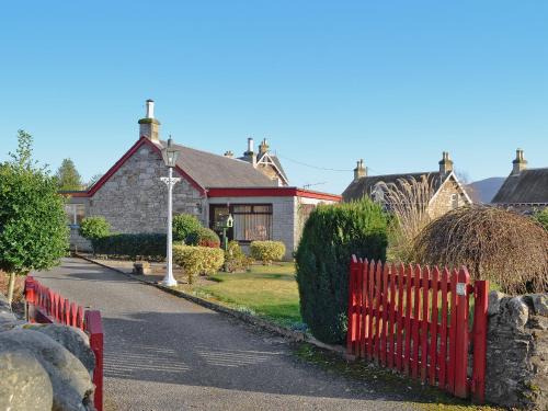 Pitlochry House | Garry Cottage