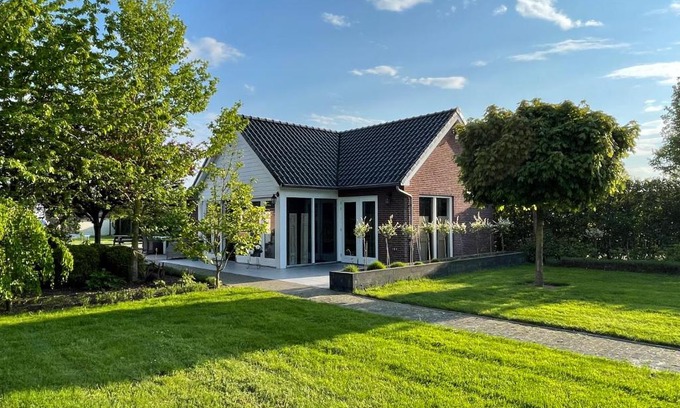 Dirksland House | Gastenverblijf bij de Buuren