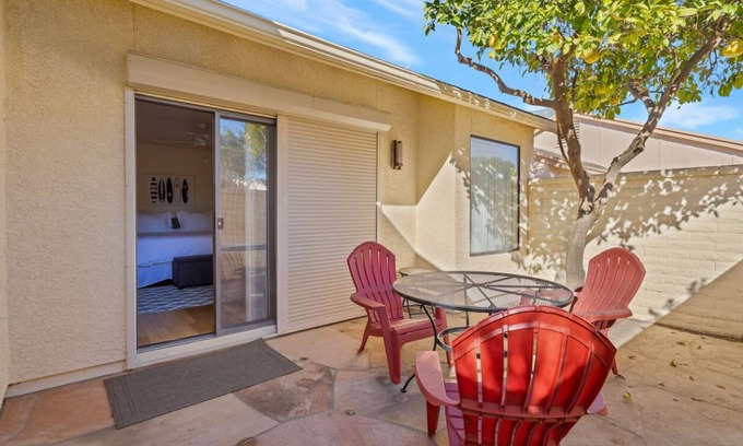 Tucson House | Gated Oasis: Garage, Resort Pool & Spa, Ultra-Fast WiFi by I-10/Grant