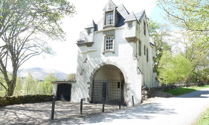 Loch Tay House | Gatehouse, Bridge of Balgie, Glenlyon