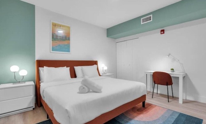 West Avenue Apartment | Gatsby Suite Resort & Parking Passes Available