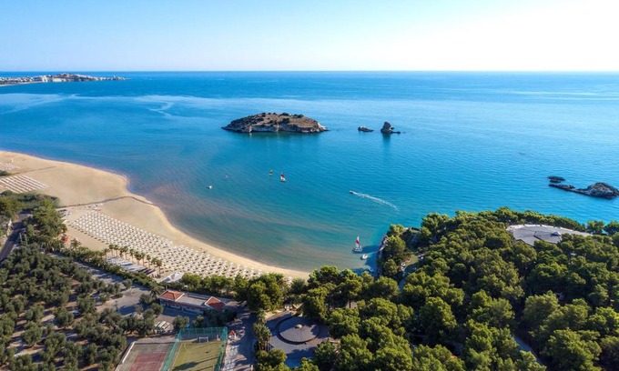 Vieste Hotel | Gattarella Family Resort Puglia - Self catering accommodations in the pinewood