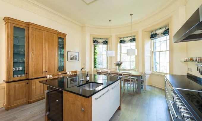 New Town Cottage | Gayfield Place Apartment- sleeps 6 guests