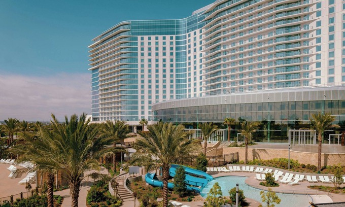 Lincoln Acres Hotel | Gaylord Pacific Resort & Convention Center