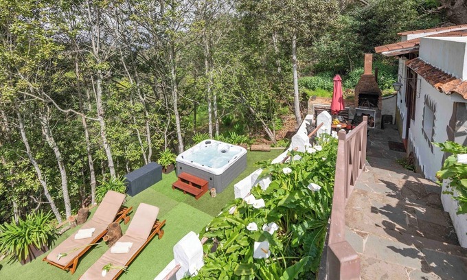 Fontanales Cottage | GC0004 Cozy cave cottage & private jacuzzi in Fontanales