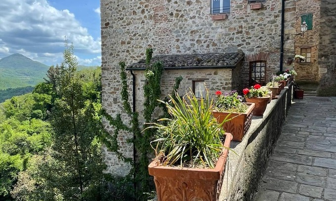 Castelnuovo di Val di Cecina House | Gemütliches Haus im Historischen Ortskern mit Garten und Panoramablick